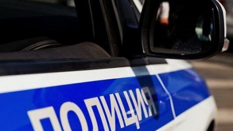 Сотрудники полиции установили личность подростков, повредивших мемориал в городе Зуевке